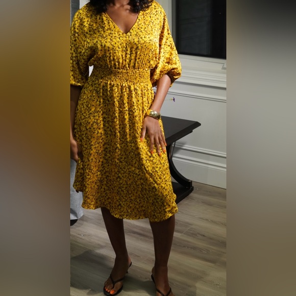 Like New Anthropologie Yellow Smocked Midi Dress Size Small Modeled 🌼 - Picture 2 of 8